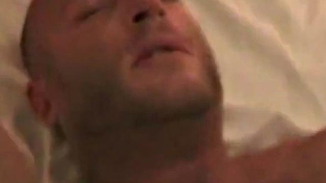 Nympho vintage dudes enjoy anal fucking in threesome