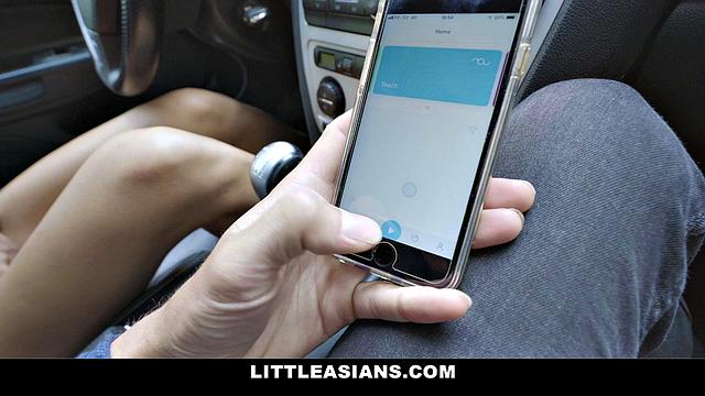 азиатка с вибратором шумит так, что соседи ревнуют