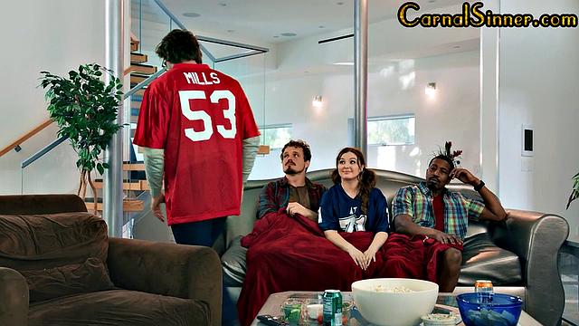 21yo petite babe pounded in 3some