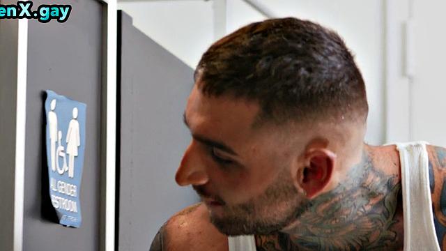 Barebacked stud enjoys anal fucking by big white dick