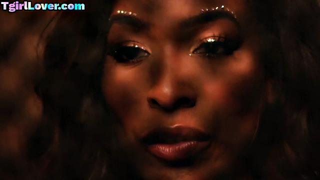 Black ebony trans bends for nubian lesbian