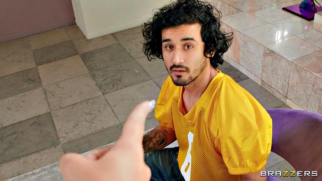 Mom Throws A Football Party!