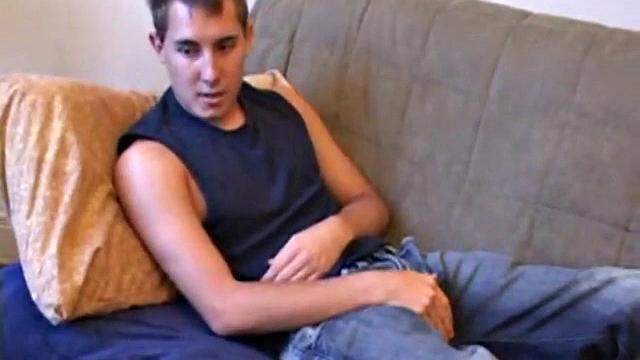 Kiefer Foxx Enjoys Handjob