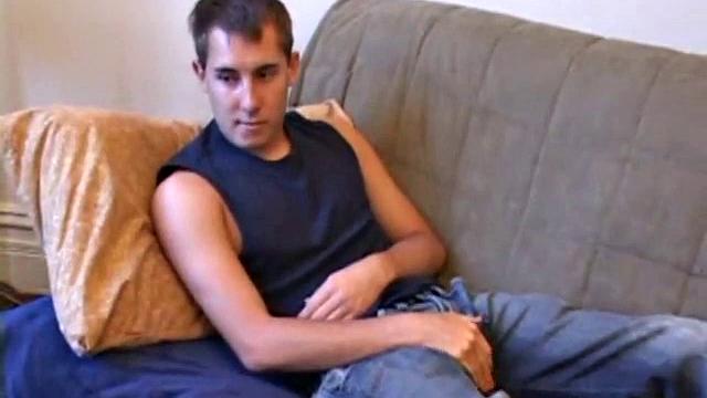 Kiefer Foxx Enjoys Handjob