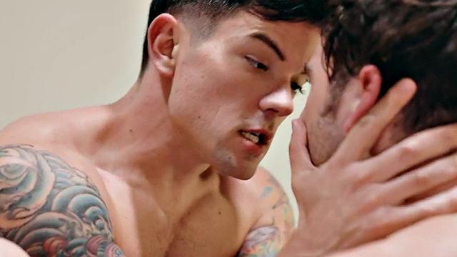 Tattooed gay doctor fucks patient in hospital