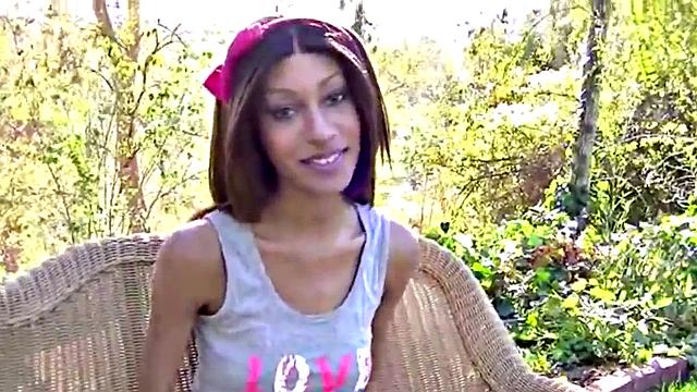 Watch this hot amateur babe pleasure herself in shorts and a pierced piercing