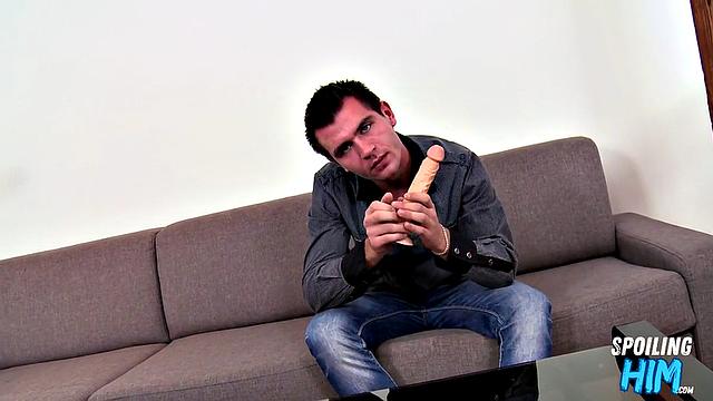 Casting showing cocksucking skills