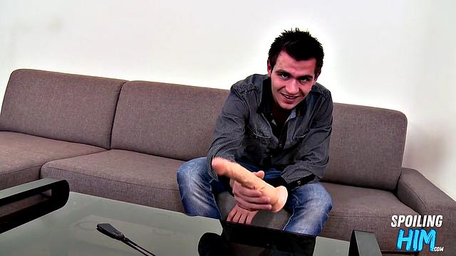 Casting showing cocksucking skills