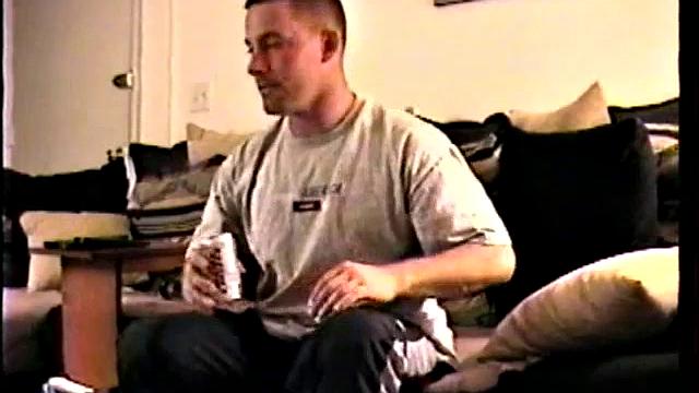 Джастин не выдержал и устроил жаркую разрядку на камеру