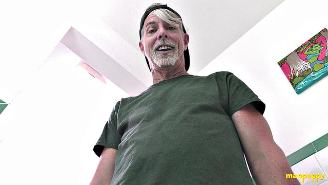 Daddy Giant Has to Leave - Richard Lennox