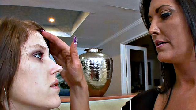 Sammy Brooks slips into MILF Bella's cunt