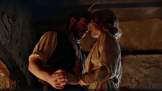 Holliday Grainger video