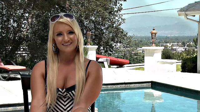 Blonde Cali Carter Takes A Ramming