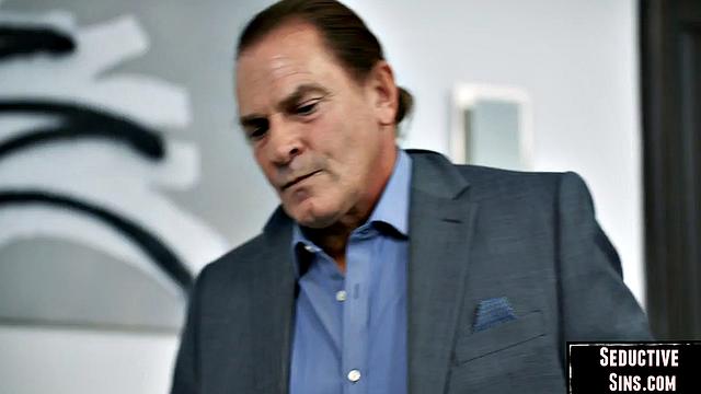 Cockhungry sexy babe gets pounded