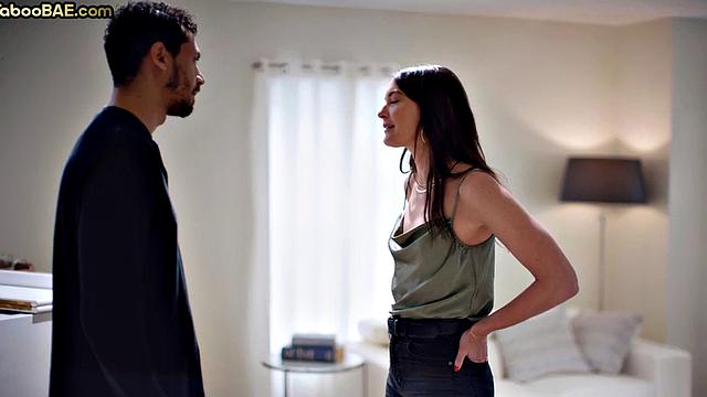 Bigbooty hottie fucked by BF