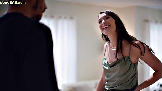 Bigbooty hottie fucked by BF