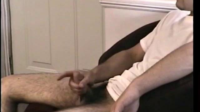 Str8 Paulie Gets a Handjob