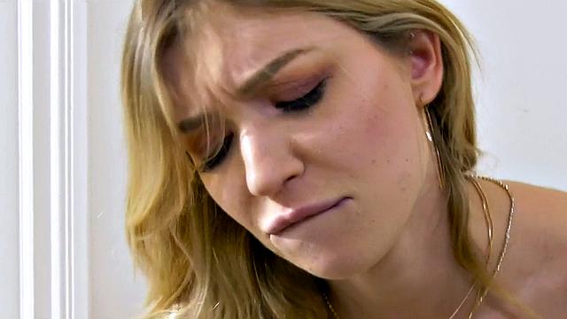 1st time lesbian sits on MILF lesbian after pussy fingering