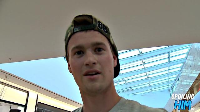 Cute 21yo jock gets asshole stretched