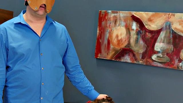 Watch this kinky babe gag on a toy and take it in the ass like a champ