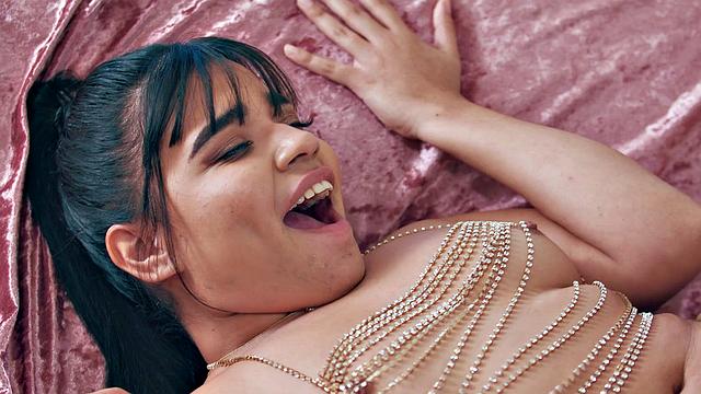 TRANSFIXED - Stacked Photographer Eva Maxim CREAMPIES Model Summer Col During Sexy Photoshoot