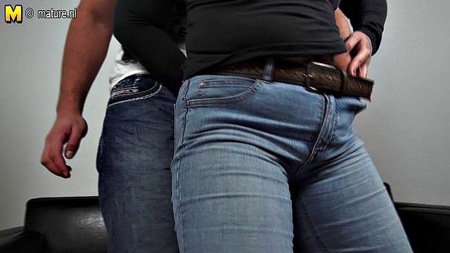 немецкая зрелая с большими сиськами отдается по полной