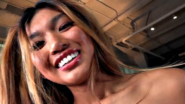 Asian cheerleader, 21yo, gives awesome POV to BF