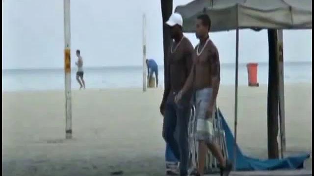 There's a huge cock hanging between the legs of Neitor Madeira, which Alef Carvalho gets in his mouth as quickly as possible and Neitor really enjoys the attention.