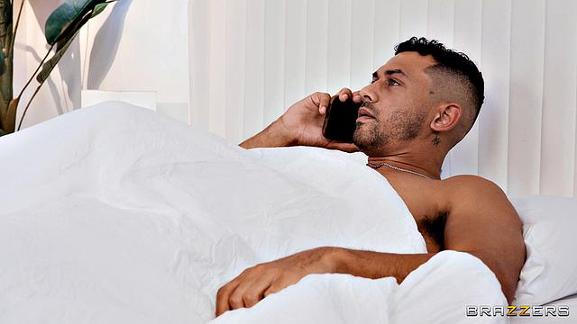 мамка застукала парня дочки и сама соблазнила жеребца