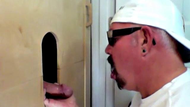 3 Married Men Serviced At The Gloryhole