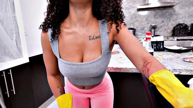 Black cleaning slut POV throating BBC before pussyfuck