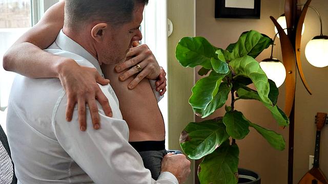 Petite twink fucked by tall DILF in tight asshole