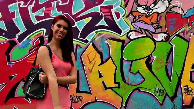 Kinky Curves: A bald chick gets her pussy fingered & fucked in reverse cowgirl action