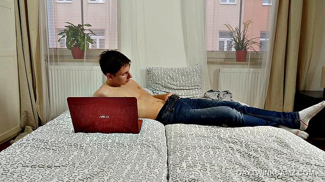 Twink Johny Cherry Jerks Off on Webcam