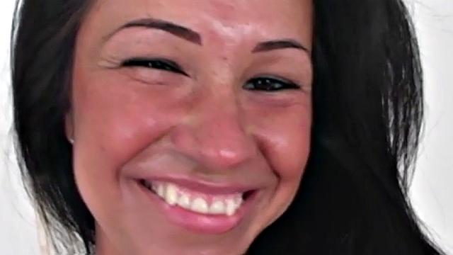 Pissing babe in high heels gapes pussy with speculum