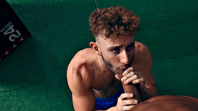 Black eager jock pounds ass of gym bottom after deepthroating