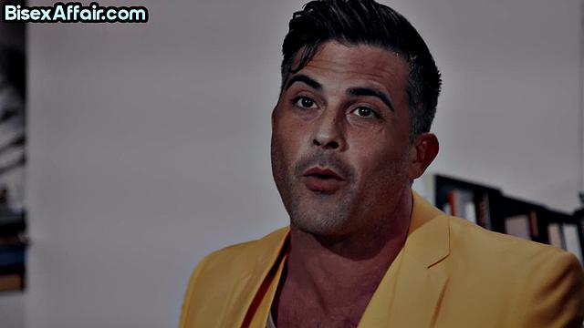 Cumloving MILF pussyfucked in 3some