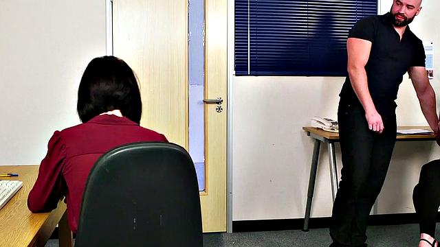 CFNM office dominas suck cock in gtoup BJ action