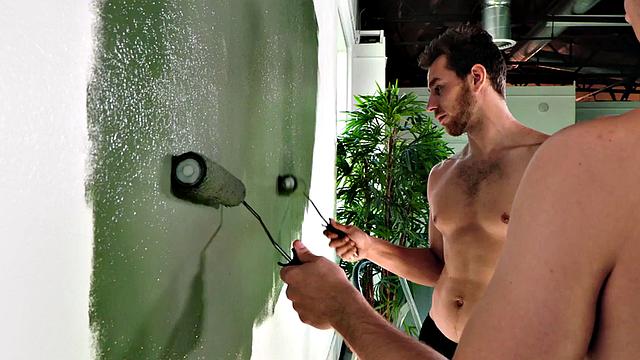 Качок решил поцарствовать сверху, но быстро оказался раком под быком