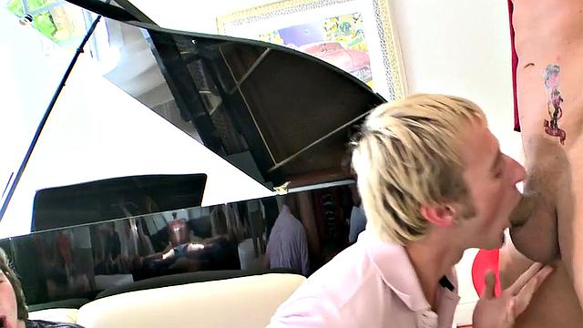 Amateur Ebony spoiled in voyeur party anal orgy