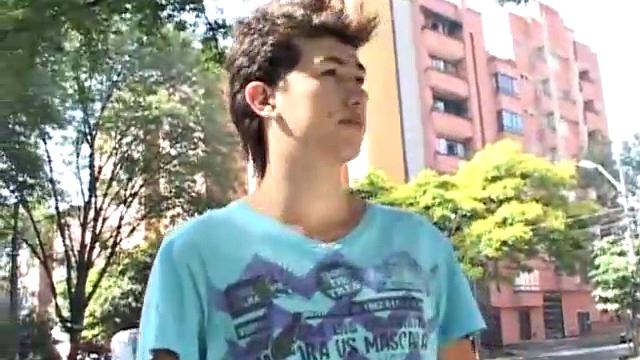 Два латиноса сосут друг другу и кончают на лицо, сочный гей минет для ценителей!