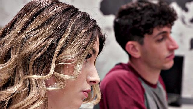 волосатая преподша в тройничке с бывшими студентами - наказание что надо