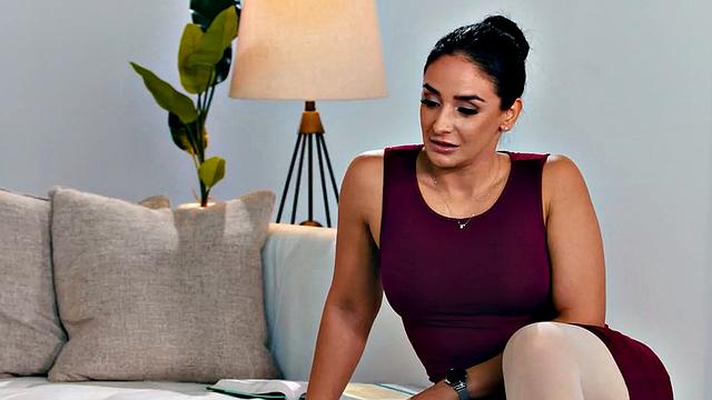 OUT OF THE FAMILY - New Masseuse Practices With Her Stepdad And It Turns Into A Steamy Threesme