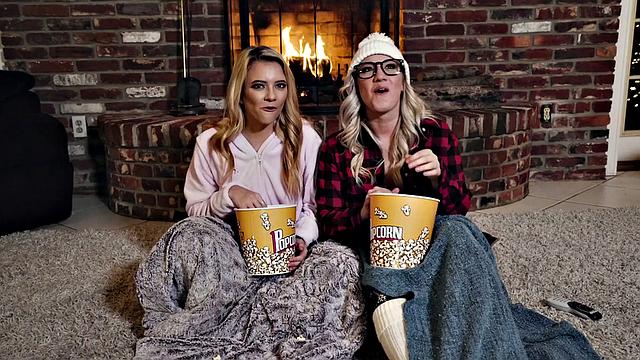 Hot and heavy: A Christmas-time babe with glasses gets off in the living room