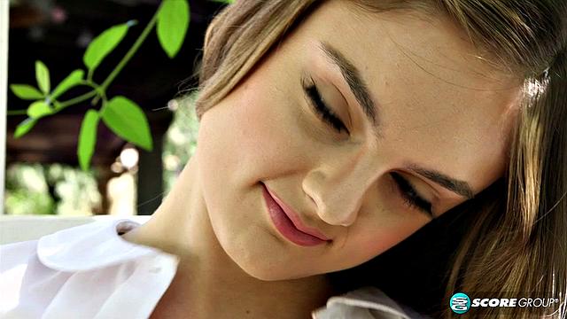 Teen Lexie Fox Has Wetness You Can See And Hear