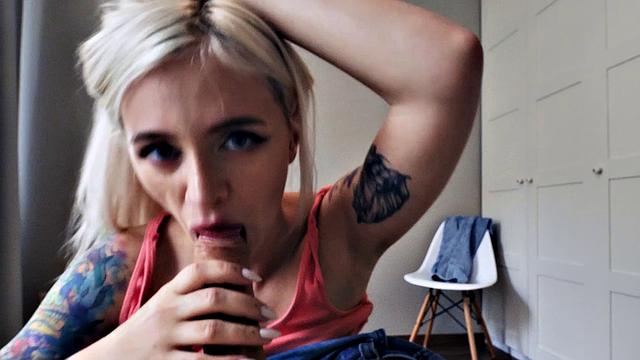 Blonde Babe Wants Dick