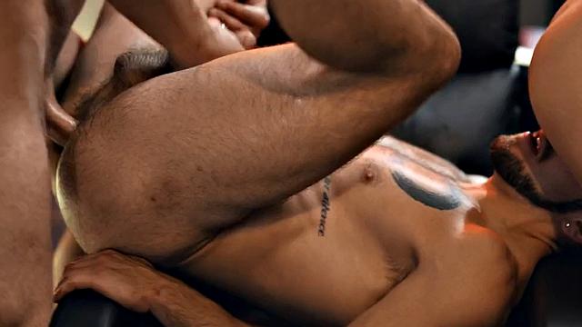 Bisex skinny babe fucked in public cinema 3some