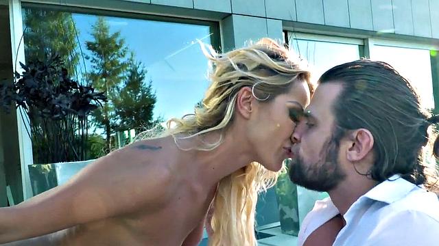 Big-dicked stud pounds hairy anal babe in wild outdoor missionary