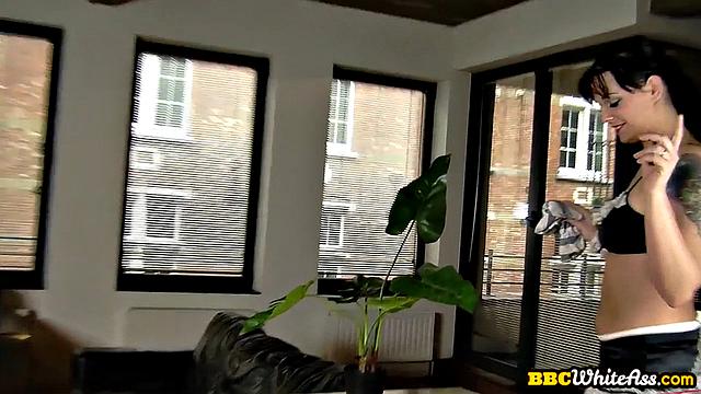 Cockhungry slut pounded by BBC lover