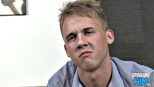 Cock-hungry jock enjoys anal pounding